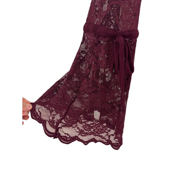 Size Small VINCE CAMUTO BURGUNDY WINE LACE BELL SLEEVE KNIT TOP Shirt Blouse - Picture 6 of 8